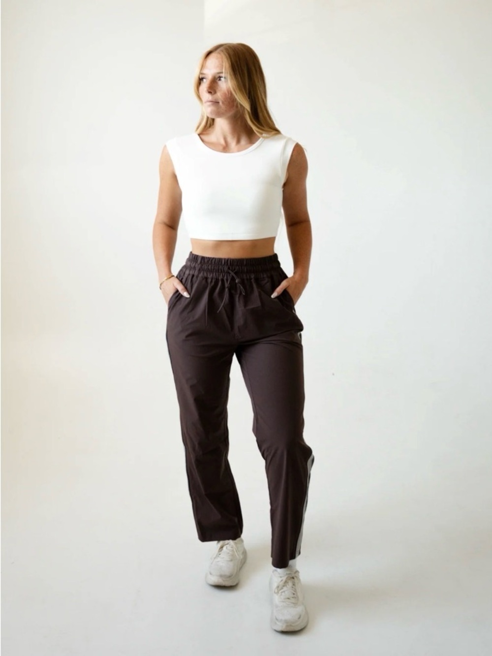 Savvi NWT Everyday Drawstring Waist Women’s Pants Dark Brown with side stripe XS